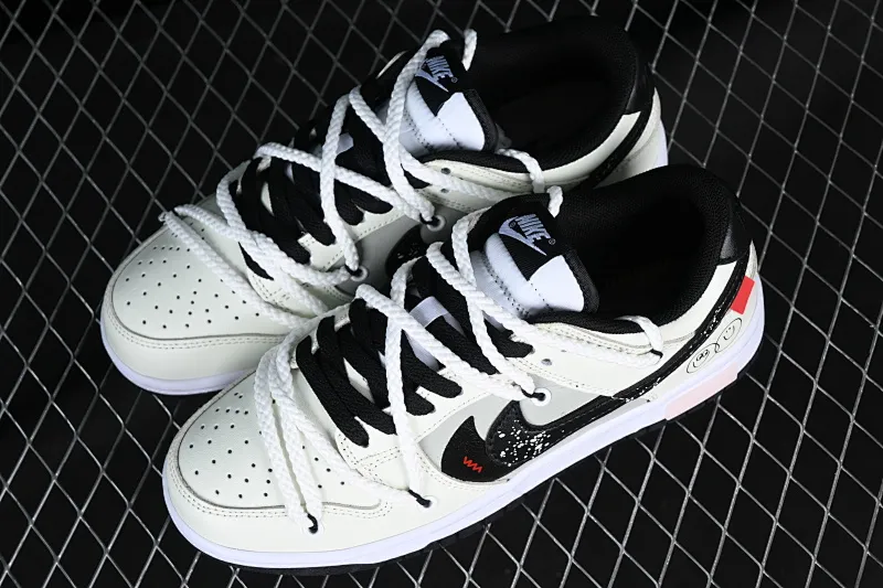 All categories Nk SB Dunk series Nk SB Dunk Low low-top sneakers Nk Dunk Low Panda Prank Love Smiley Face Panda Splash Ink SB strap low-top casual sneakers DD1391-100